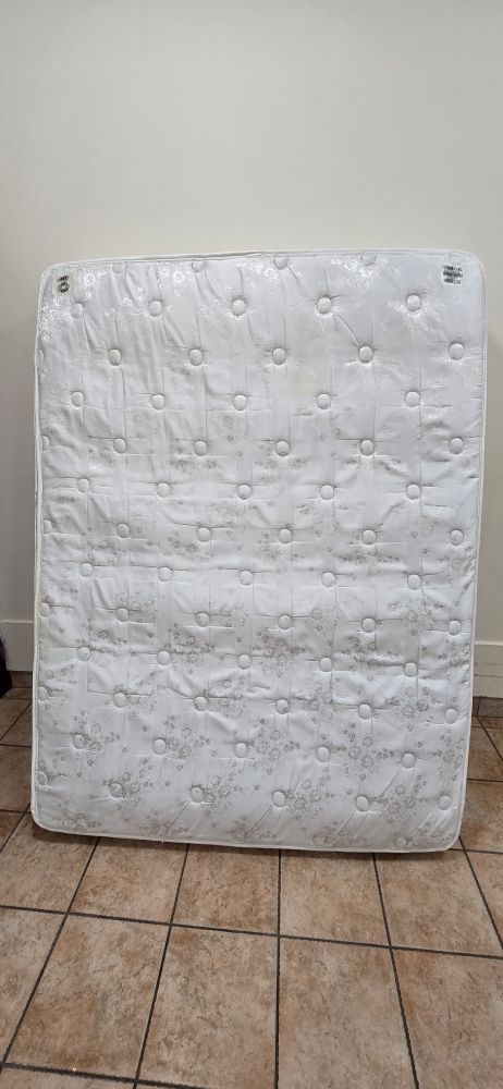 Mattress - Good Condition - photo 3
