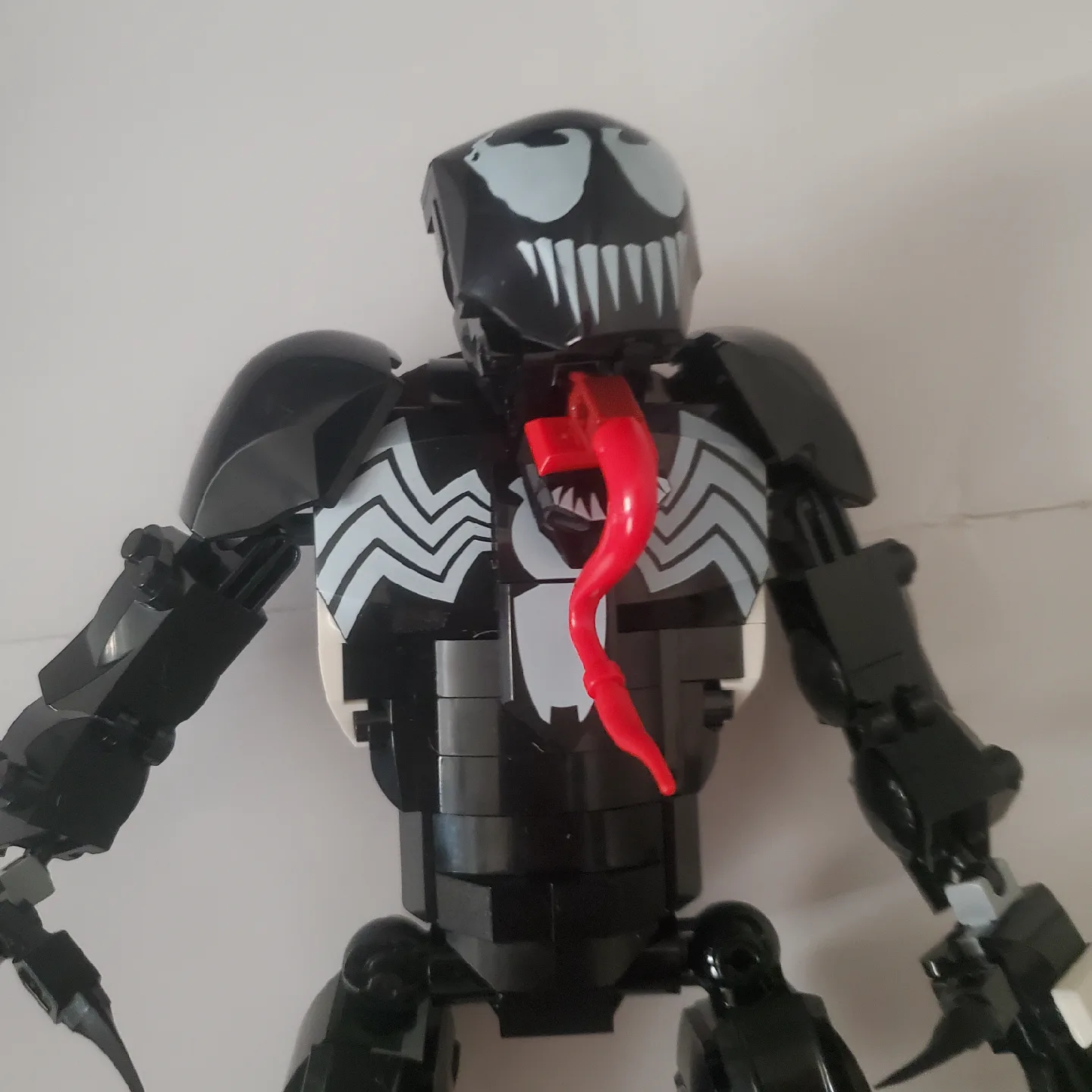Lego Venom Figure 76230 image indicator(2)