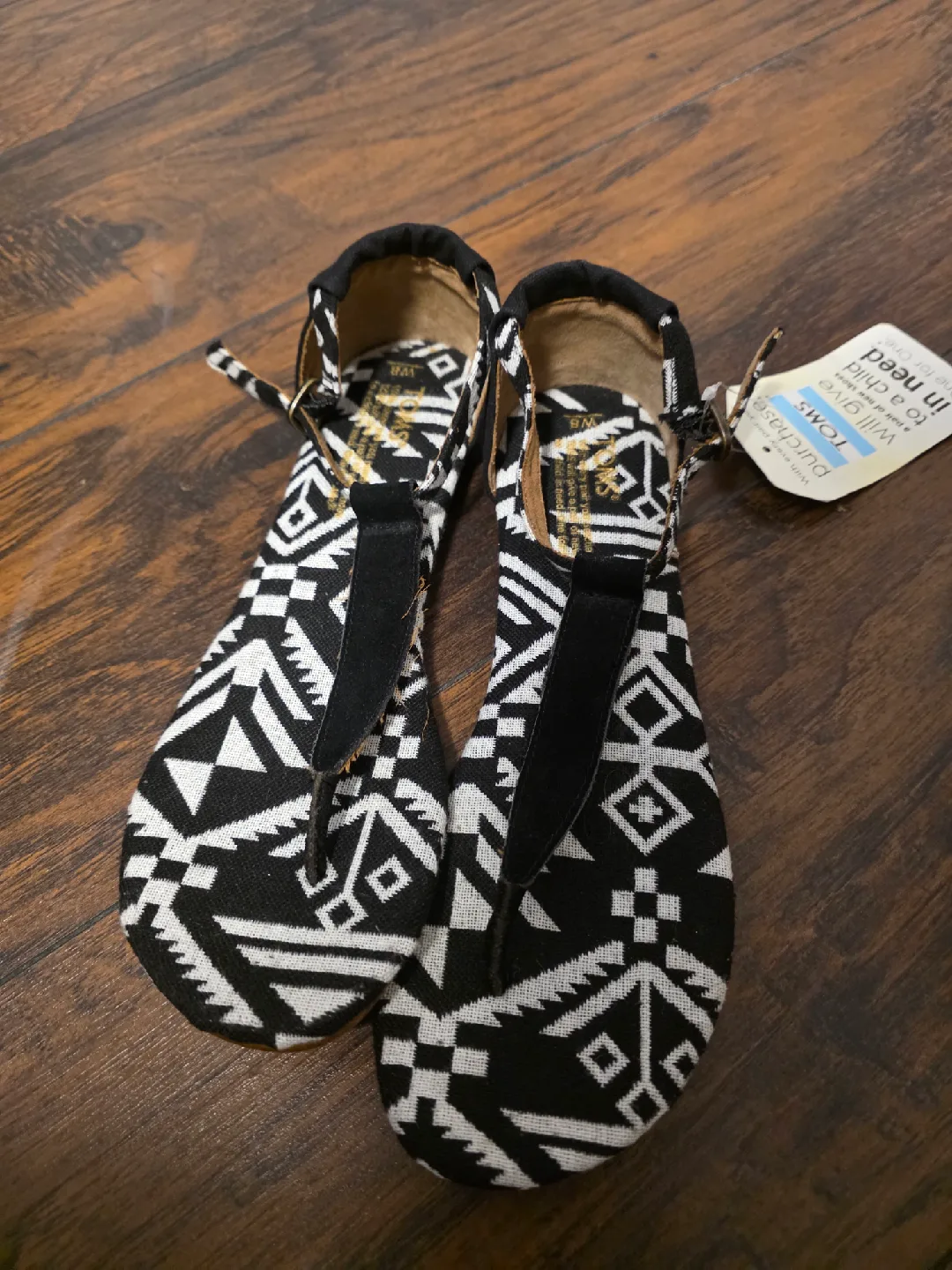 TOMS Playa Aztec Thong  Sandals - Size 8