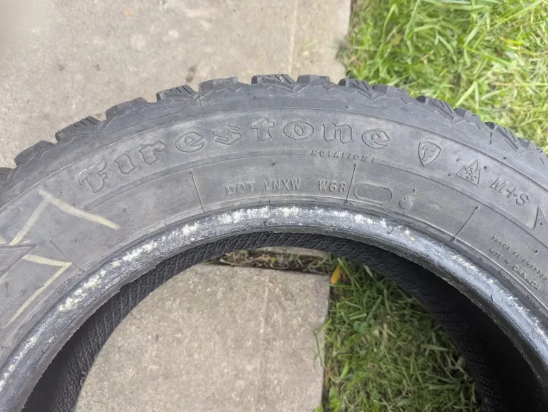 Firestone Winterforce 205/60R16 Tire image indicator(4)