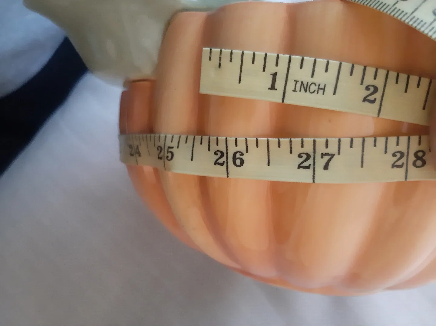 Yellow Ceramic Pumpkin Bowl with Leaf image indicator(5)