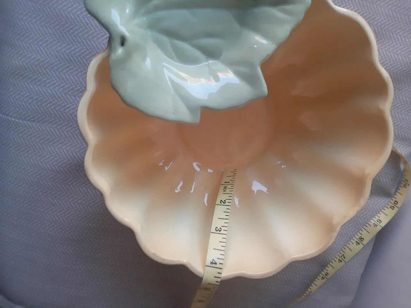 Yellow Ceramic Pumpkin Bowl with Leaf image indicator(8)