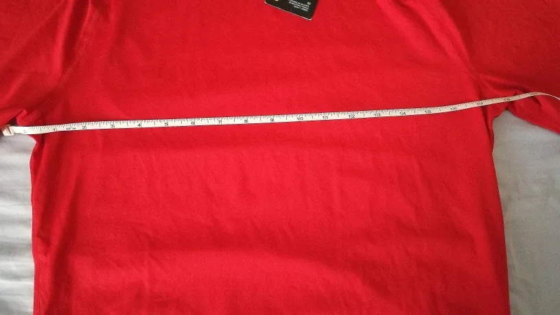 New Under Armour HeatGear Compression Shirt (Youth XL/Adult XS) image indicator(5)