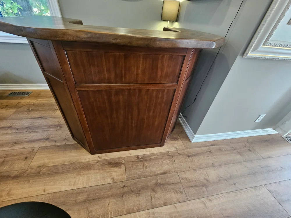 Brunswick Contender Series Bar + 2 chairs image indicator(2)