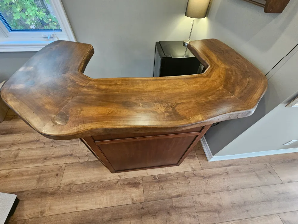 Brunswick Contender Series Bar + 2 chairs image indicator(6)