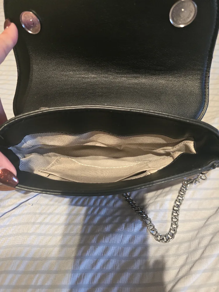 Fashion & Bags Black Crossbody Bag image indicator(3)