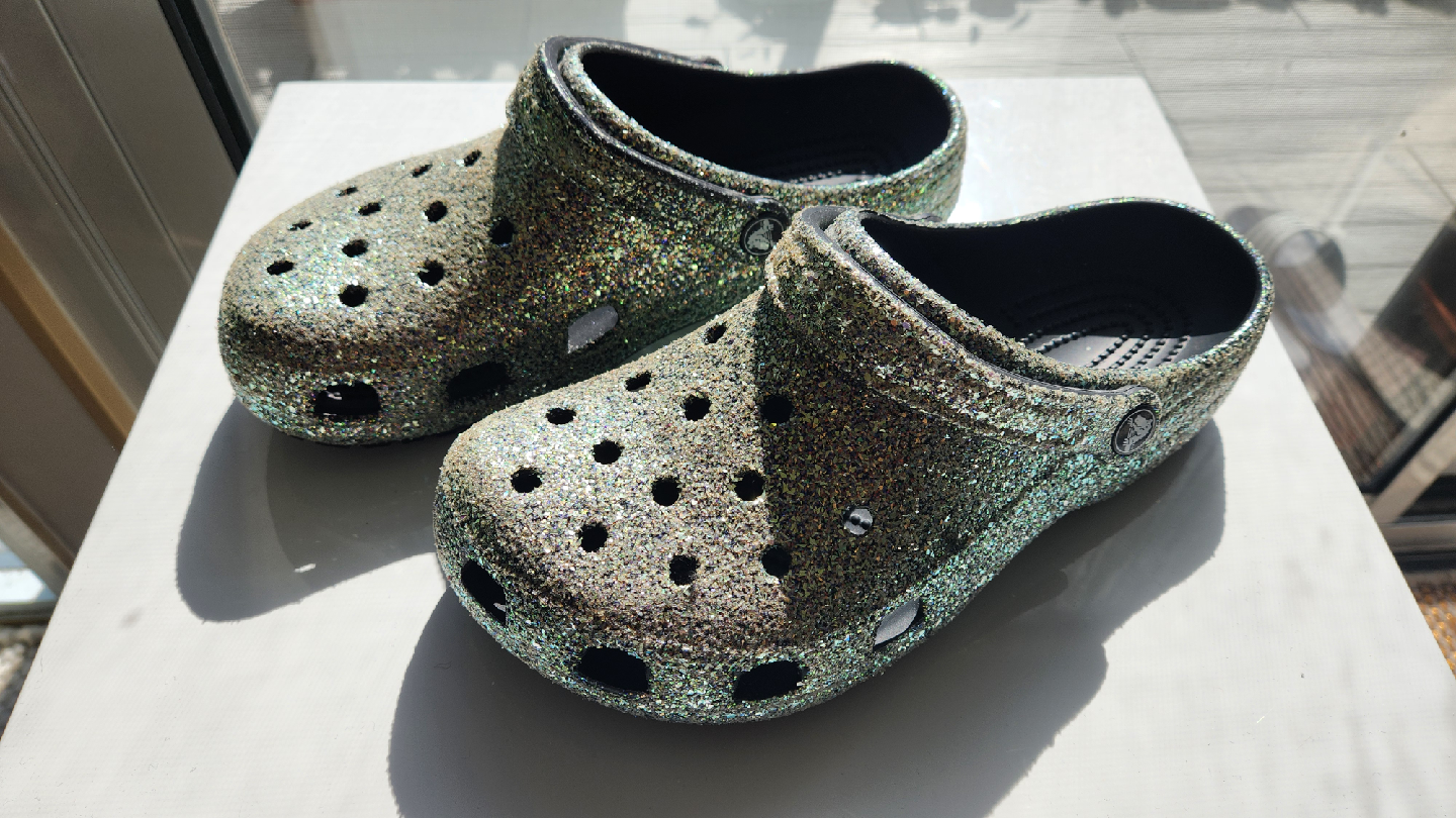 Crocs Classic Glitter Clog Size 7M/9W - Discontinued color - photo 2