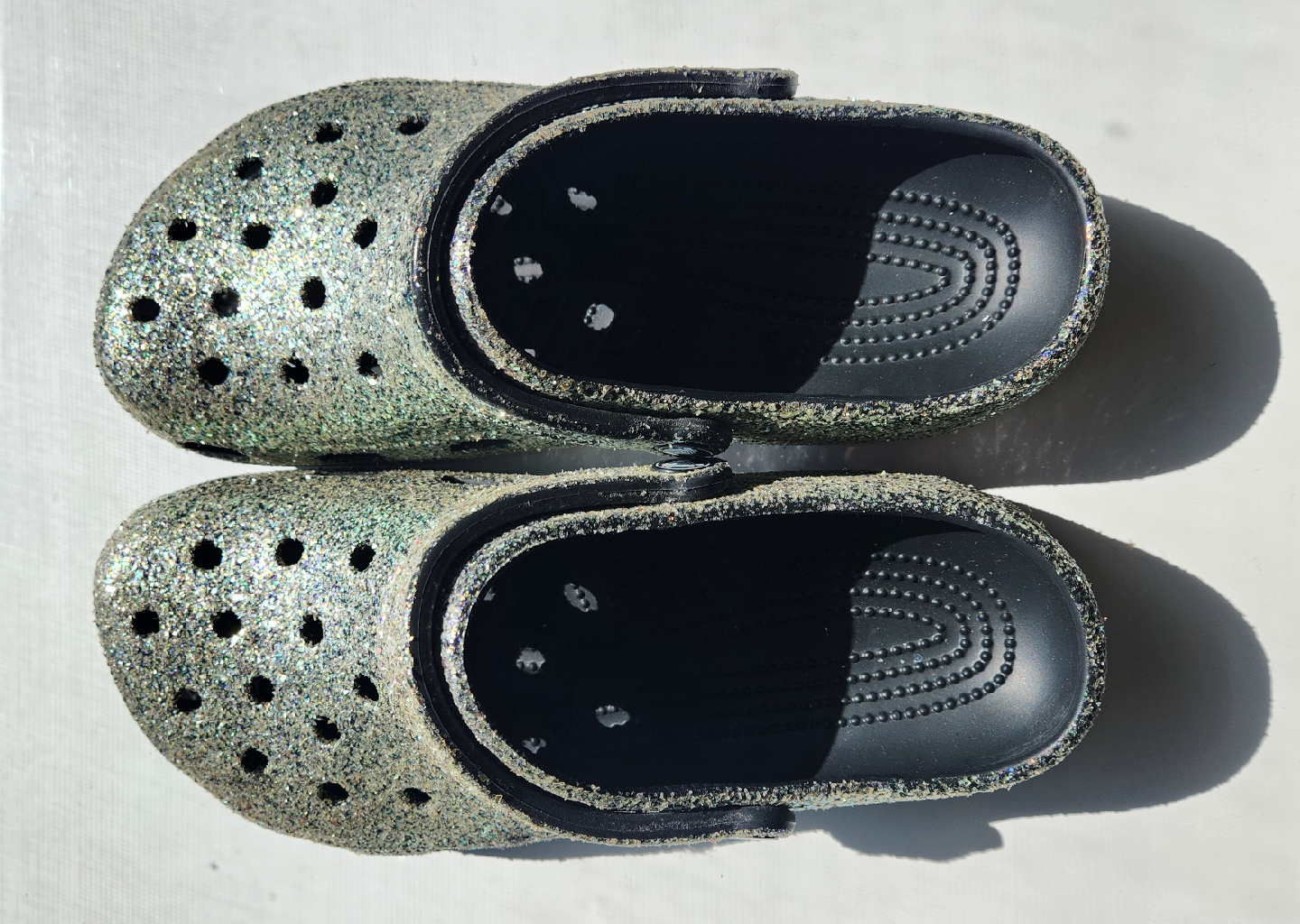 Crocs Classic Glitter Clog Size 7M/9W - Discontinued color - photo 3