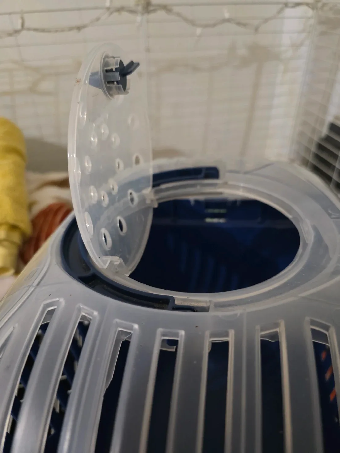 Blue Pet Carrier image indicator(2)