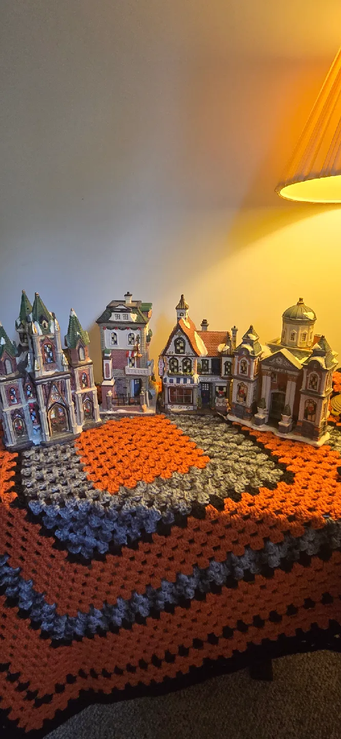 Ceramic Christmas Village Buildings image indicator(2)