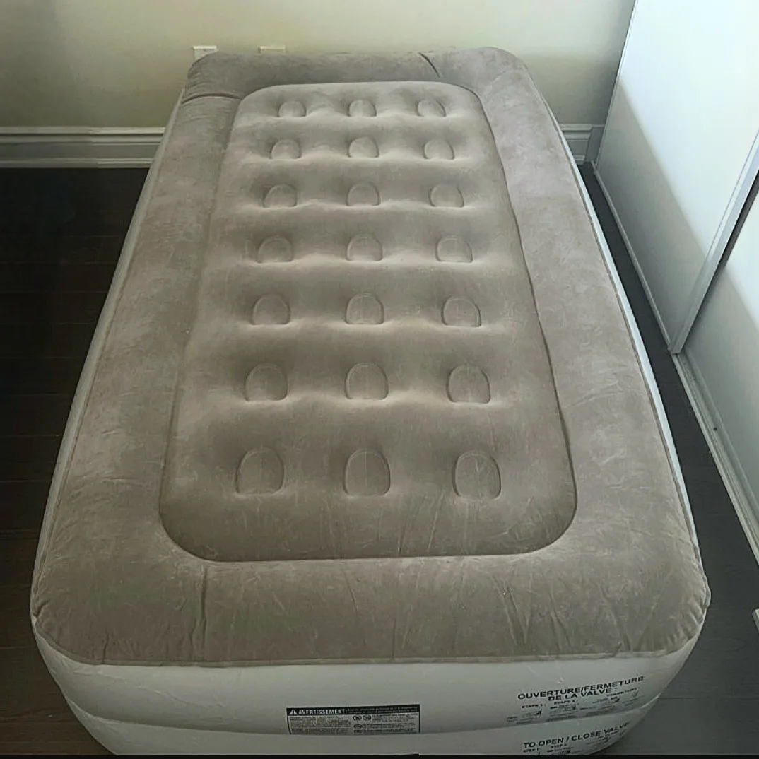 Coleman Twin QuickBed Air Mattress with QuickPump image indicator(2)