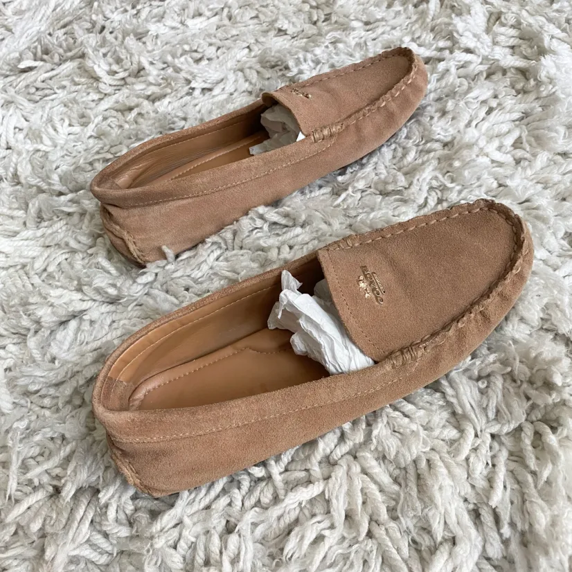 Coach Women’s Amber Tan Suede Leather Loafers Size 6B image indicator(6)