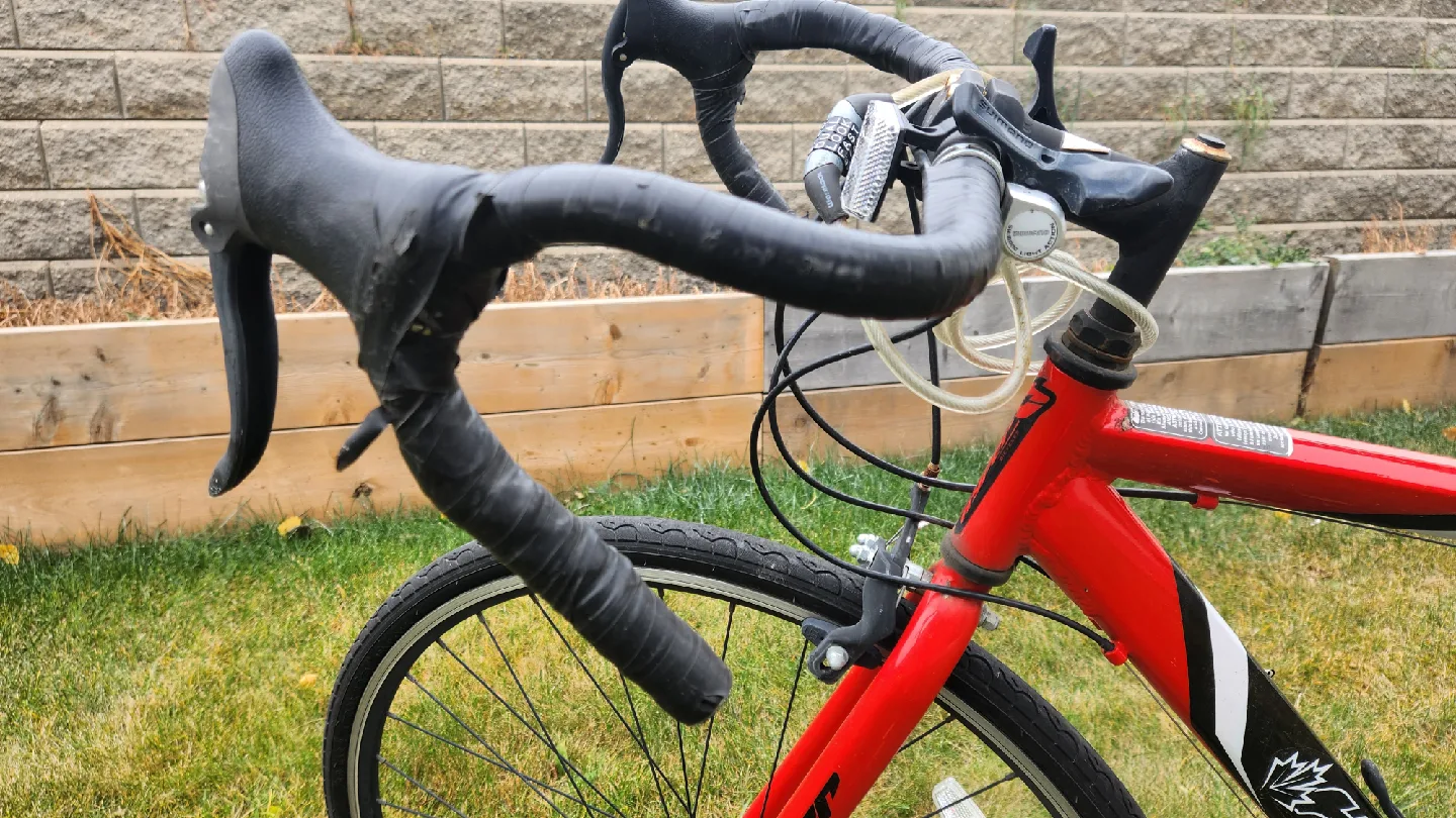 USED Supercycle  Road Bike - Red/Black image indicator(5)