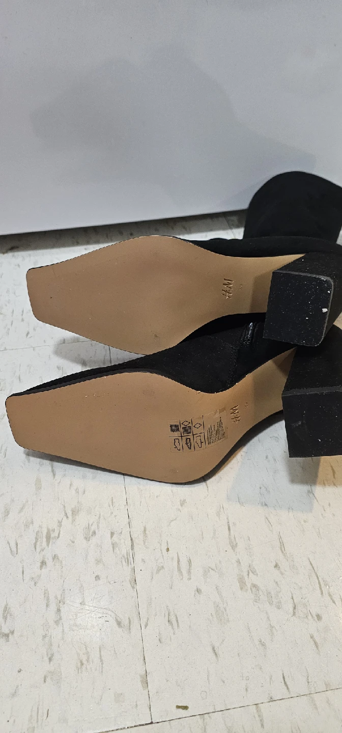 New brand Black Ankle Boots - Size 8.5 - photo 4