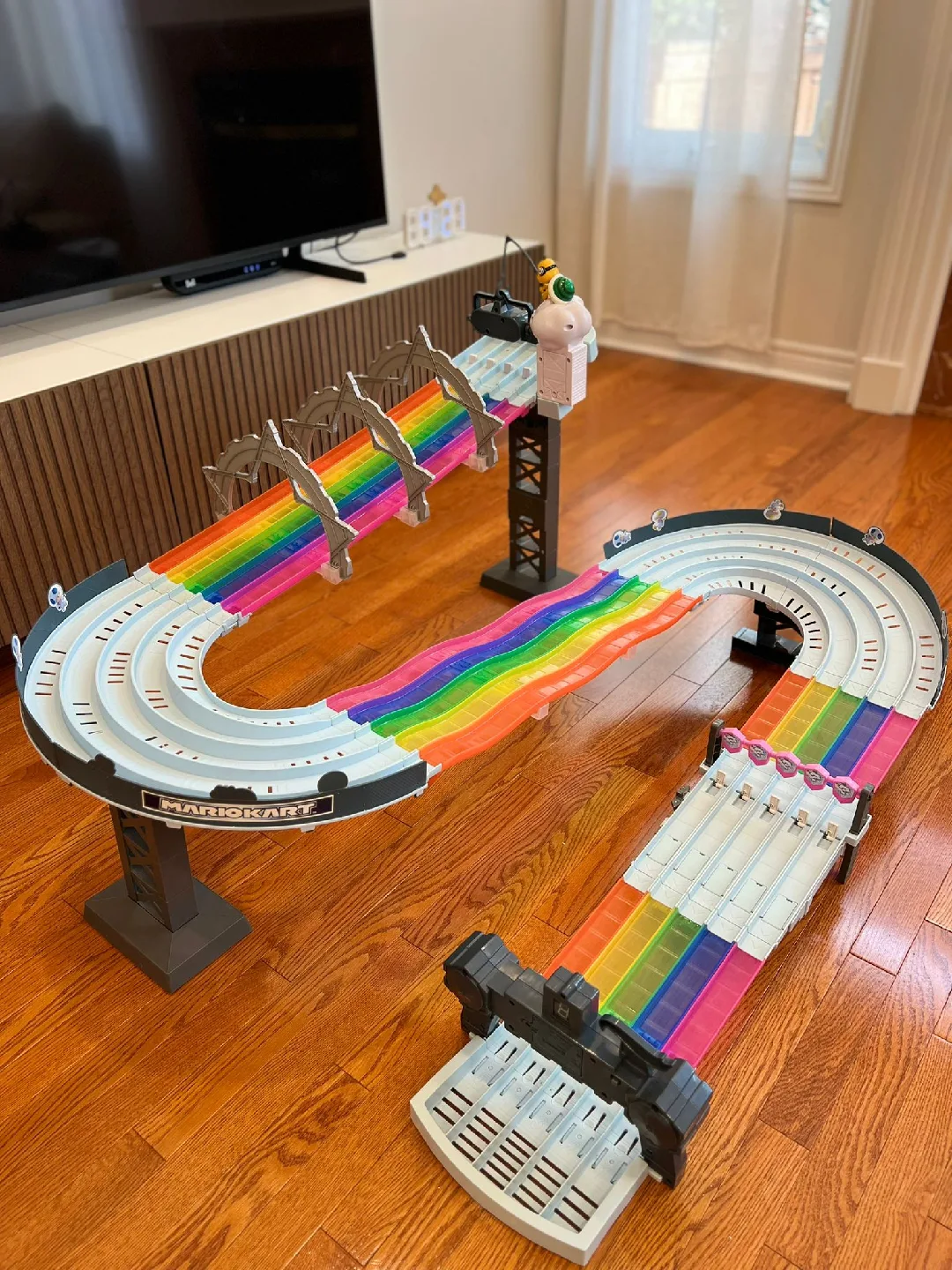 Hot Wheels Mario Kart Rainbow Road Raceway image indicator(2)