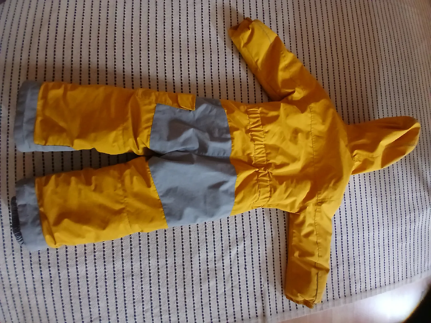 MEC Yellow/Grey Snowsuit - Size 4 image indicator(2)