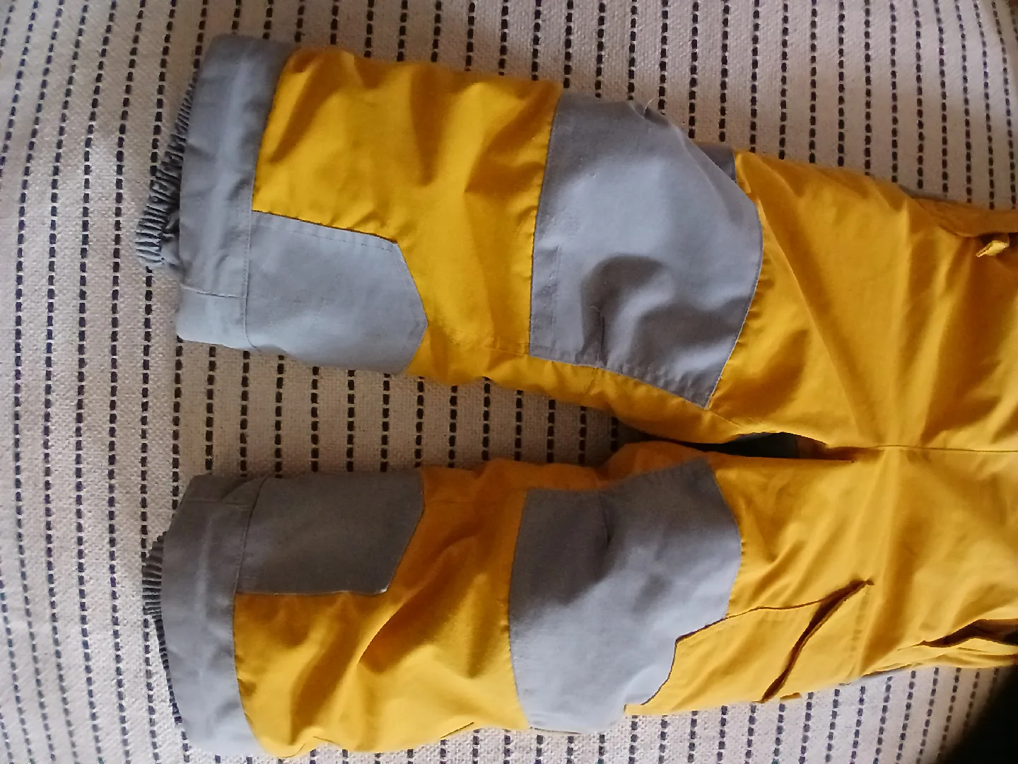 MEC Yellow/Grey Snowsuit - Size 4 image indicator(5)