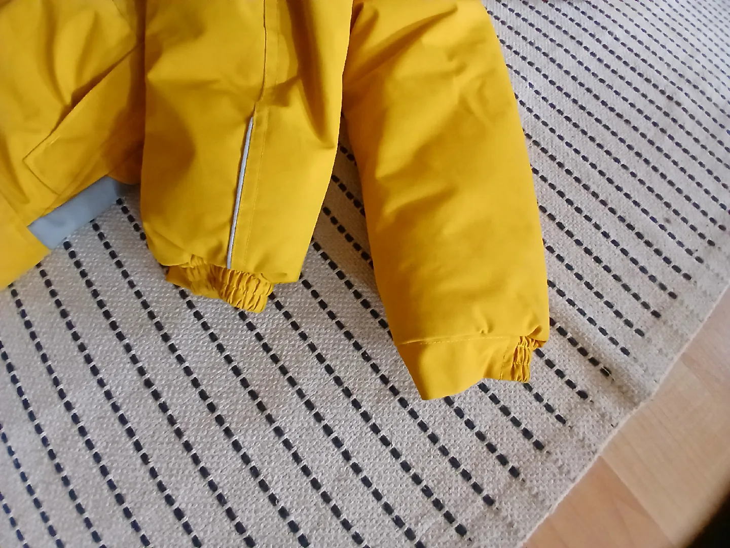 MEC Yellow/Grey Snowsuit - Size 4 image indicator(6)