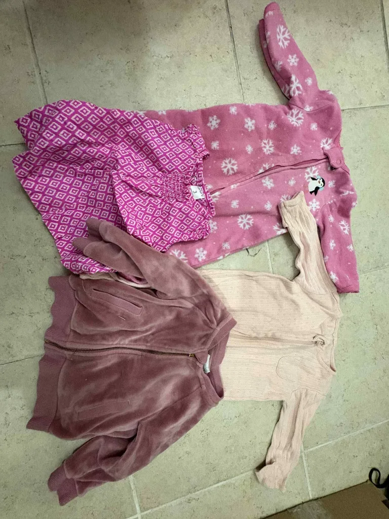 Baby/Toddler Clothes Bundle image indicator(2)