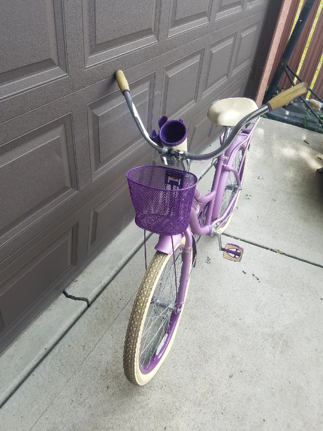 Purple Huffy Perfect Frame Cruiser Bike image indicator(3)