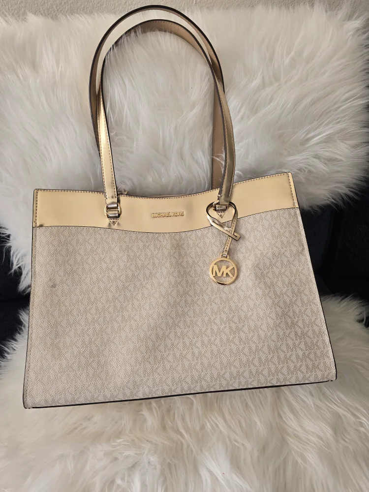 Michael Kors Tote Bag image indicator(3)