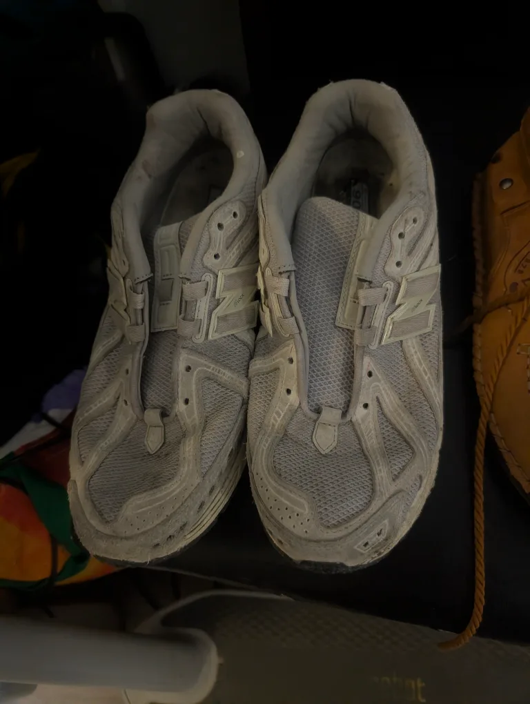 New Balance 1906R Grey Sneakers image indicator(2)