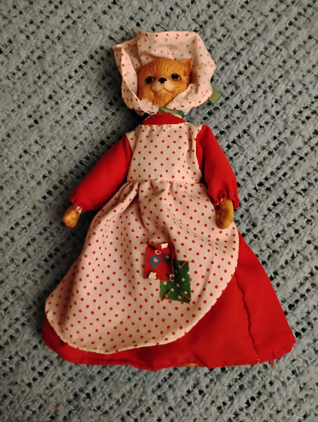 VINTAGE! SMALL CAT PORCELAIN DOLL thumbnail