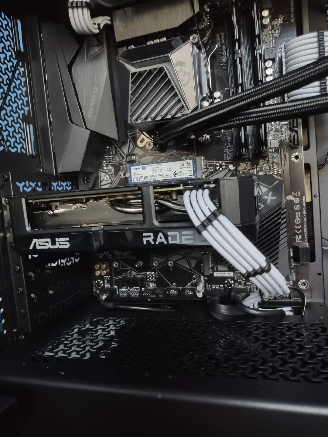 Custom Built Gaming Desktop image indicator(3)