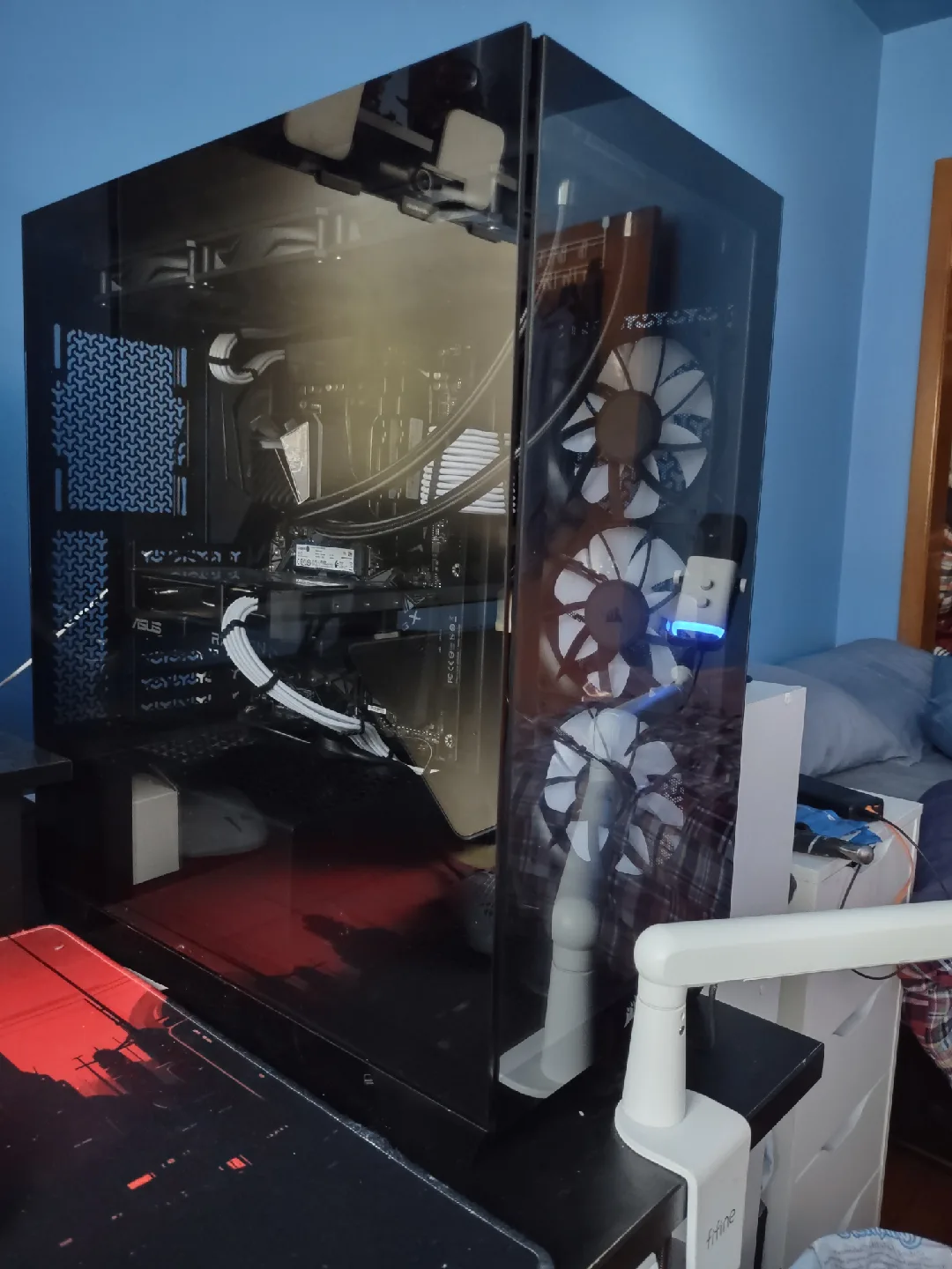 Custom Built Gaming Desktop image indicator(8)