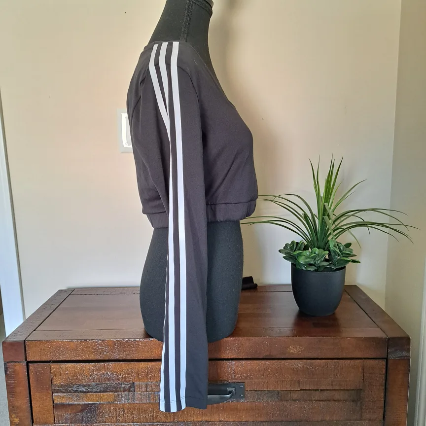 Adidas Crop Top Black White Women's Size Medium Primeblue image indicator(4)