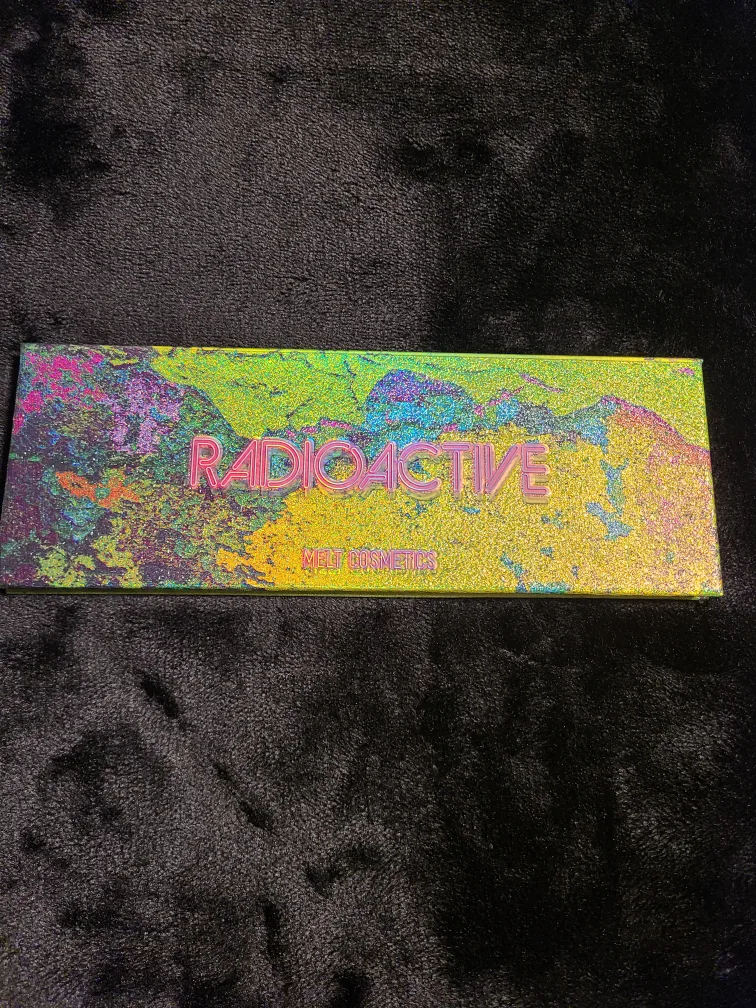 Melt Cosmetics Radioactive Eyeshadow Palette image indicator(2)