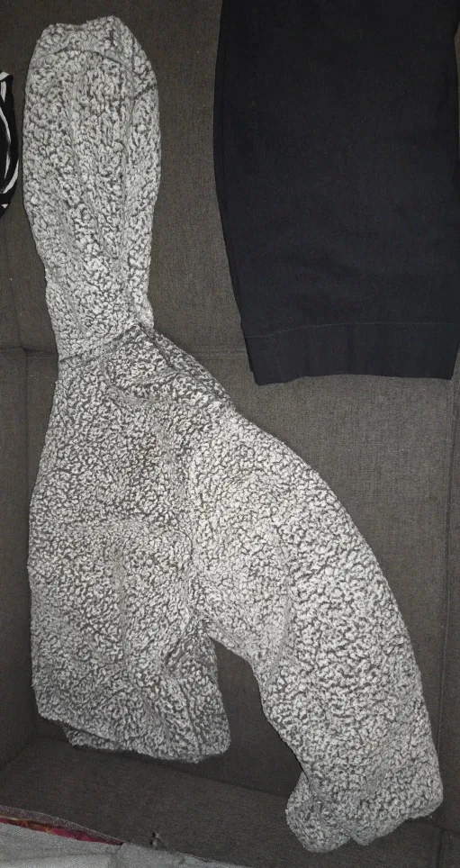 Women's Large Clothing Lot #3 image indicator(2)