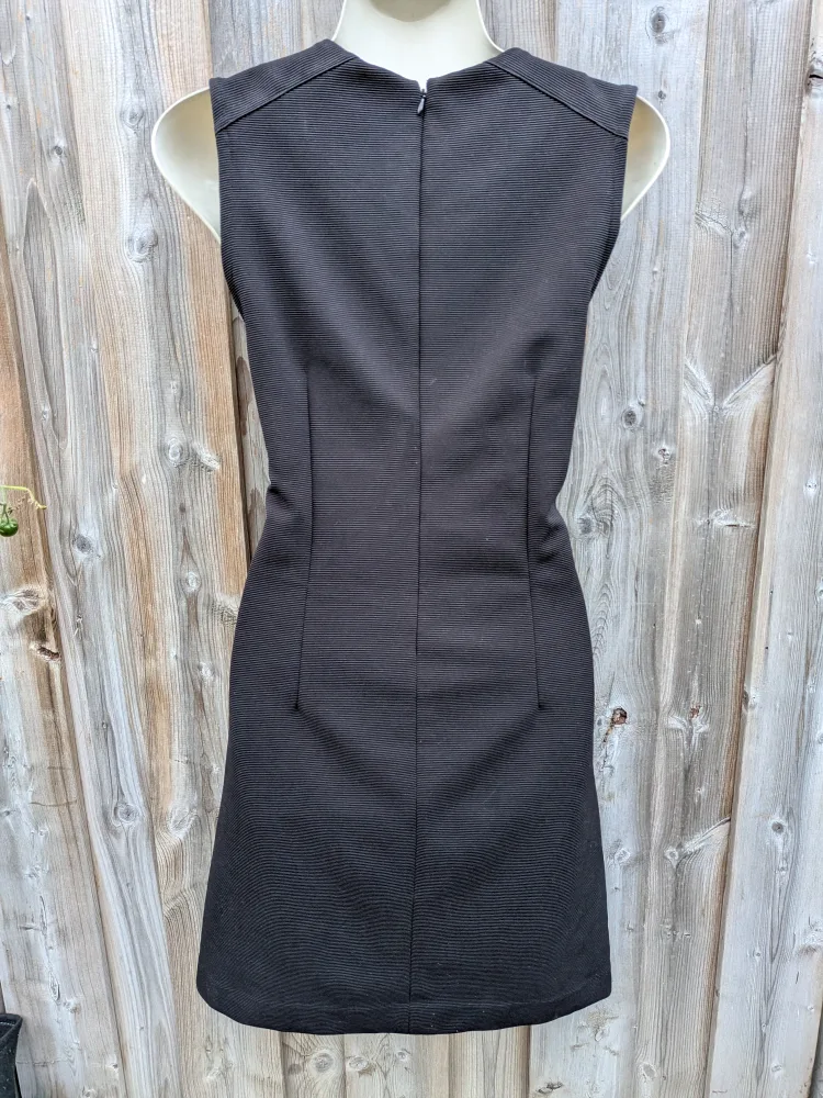 Little Black Dress image indicator(4)