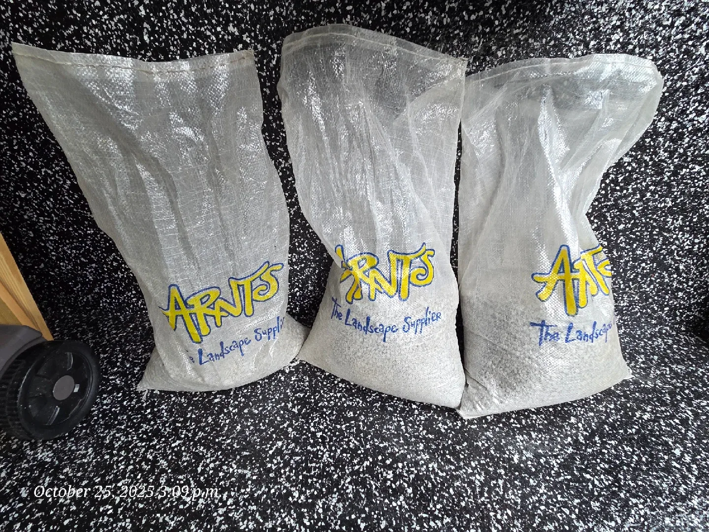 3 bags of lime stone screening gravel image indicator(5)