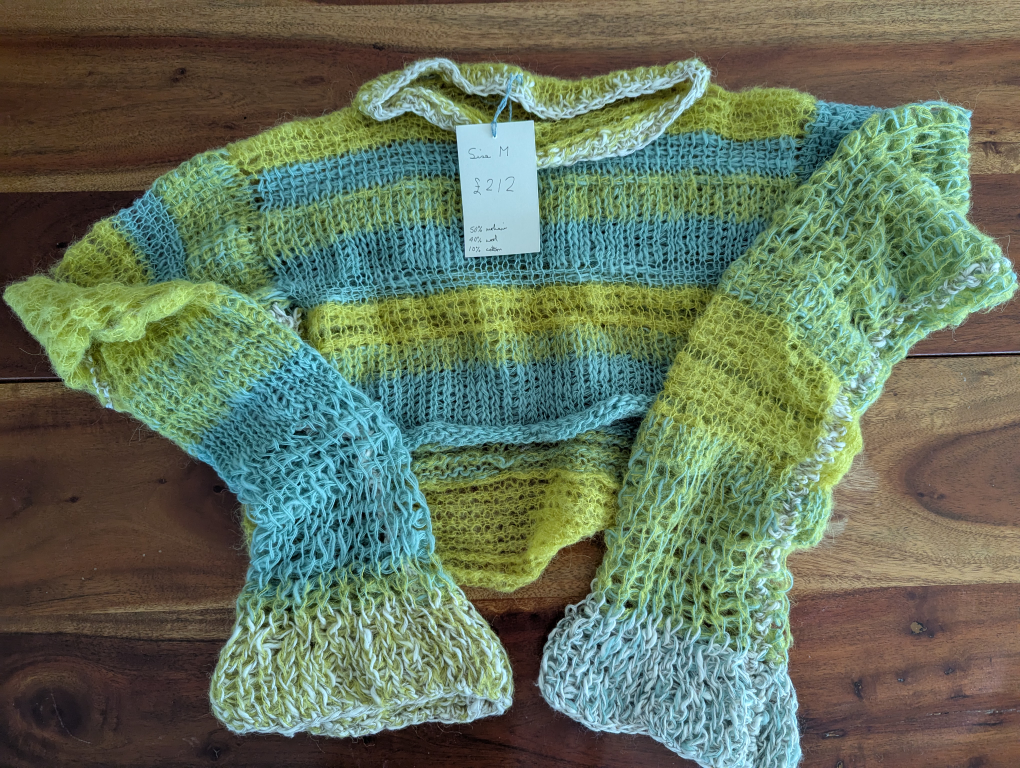 Hand Crocheted Crop Top - Size M - photo 4