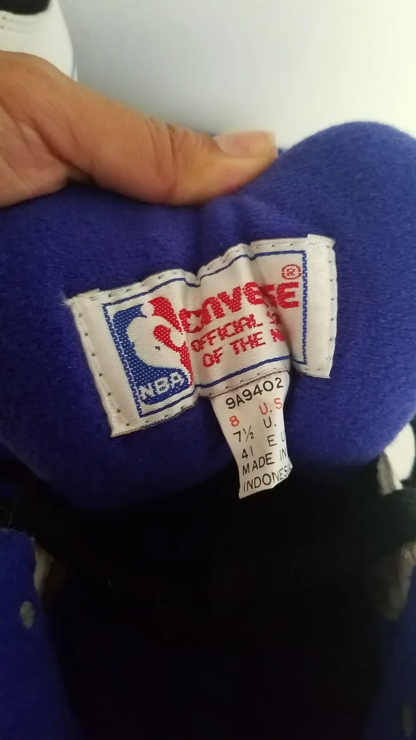 RARE Converse NBA Official Shoes US 8 image indicator(2)