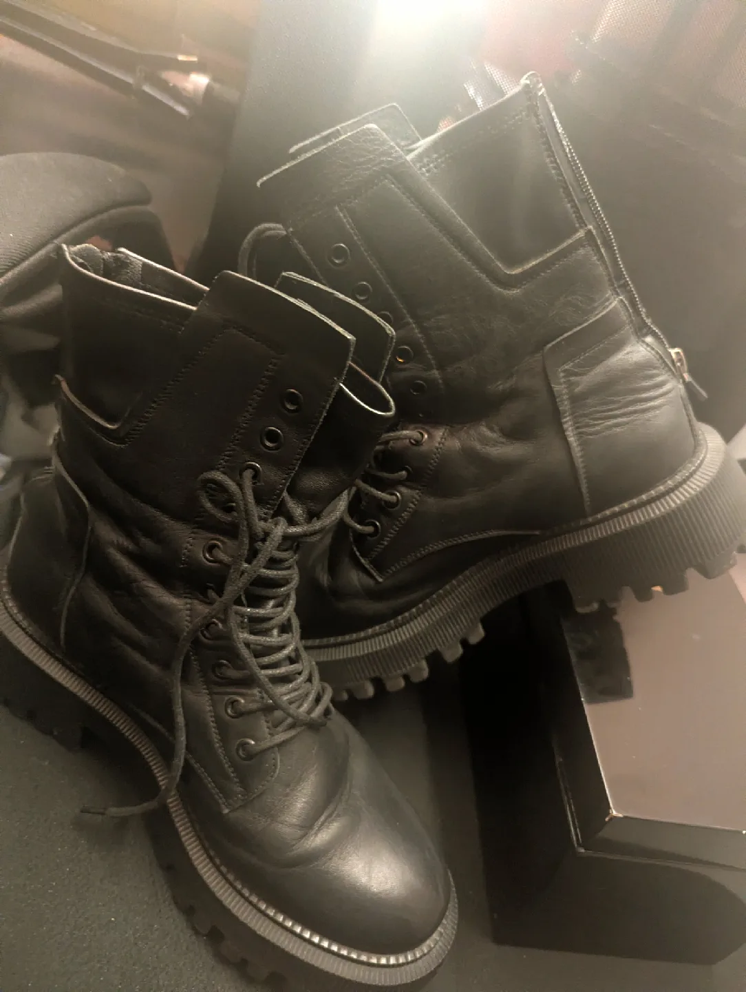 Combat Boots image indicator(2)