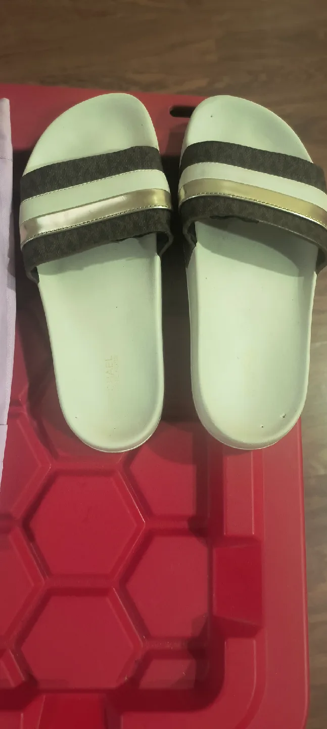 Michael Kors Slides - Size 8 thumbnail