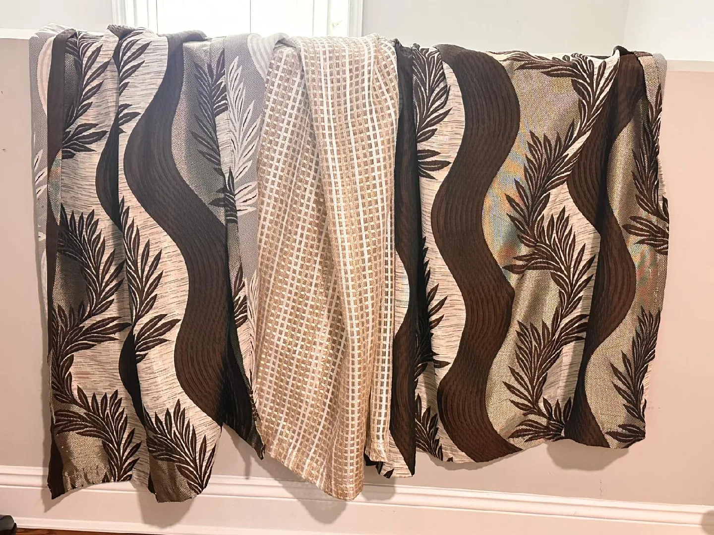 Assorted Decorative Curtains image indicator(5)