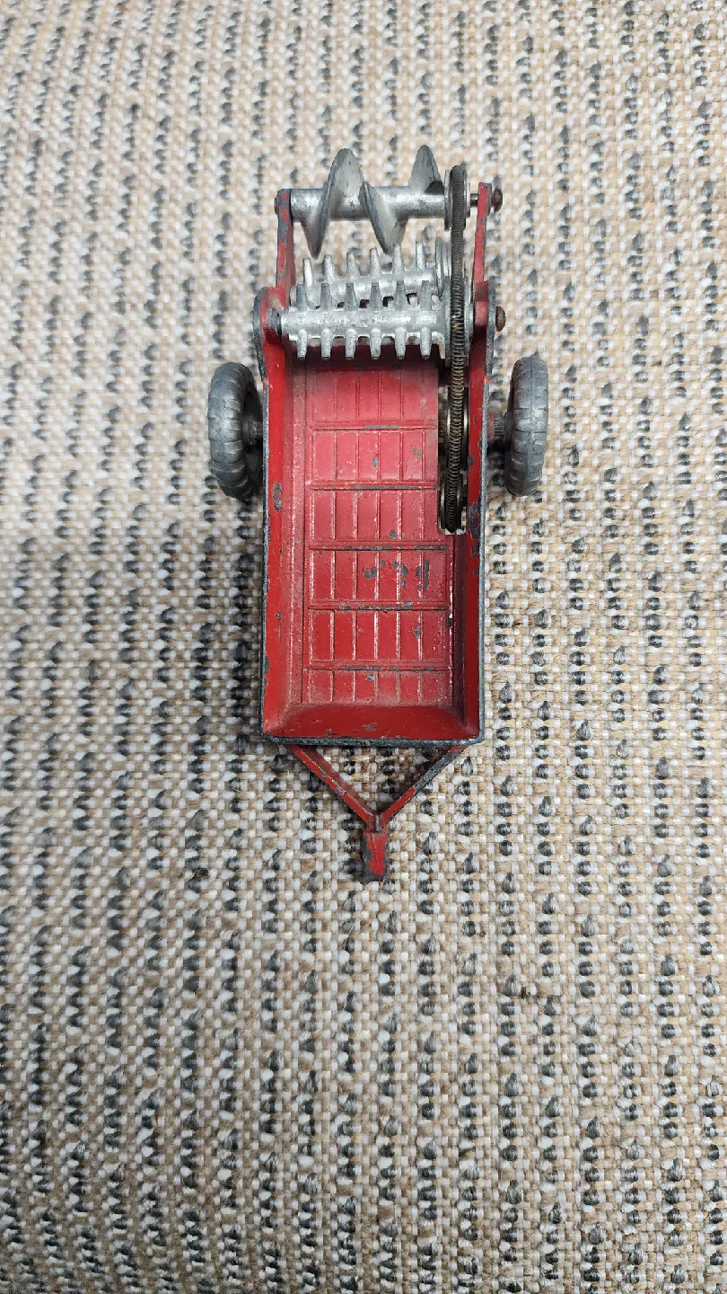 Vintage Massey Harris Dinky Toy Tractor image indicator(4)