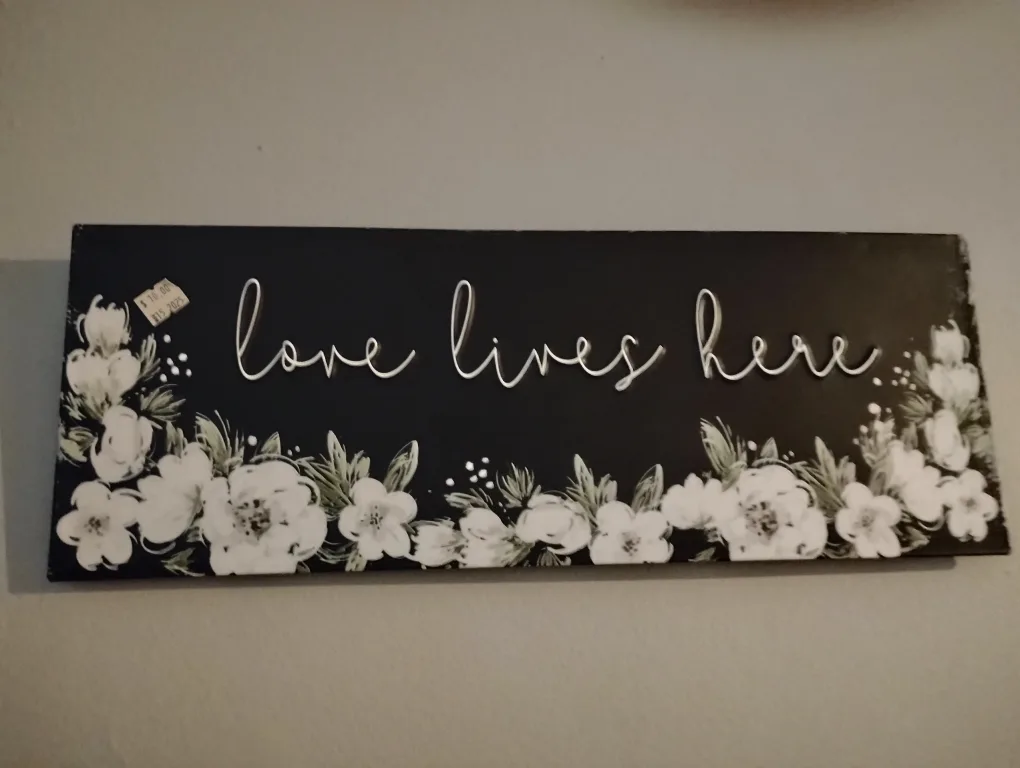Love Lives Here Wall Decor thumbnail