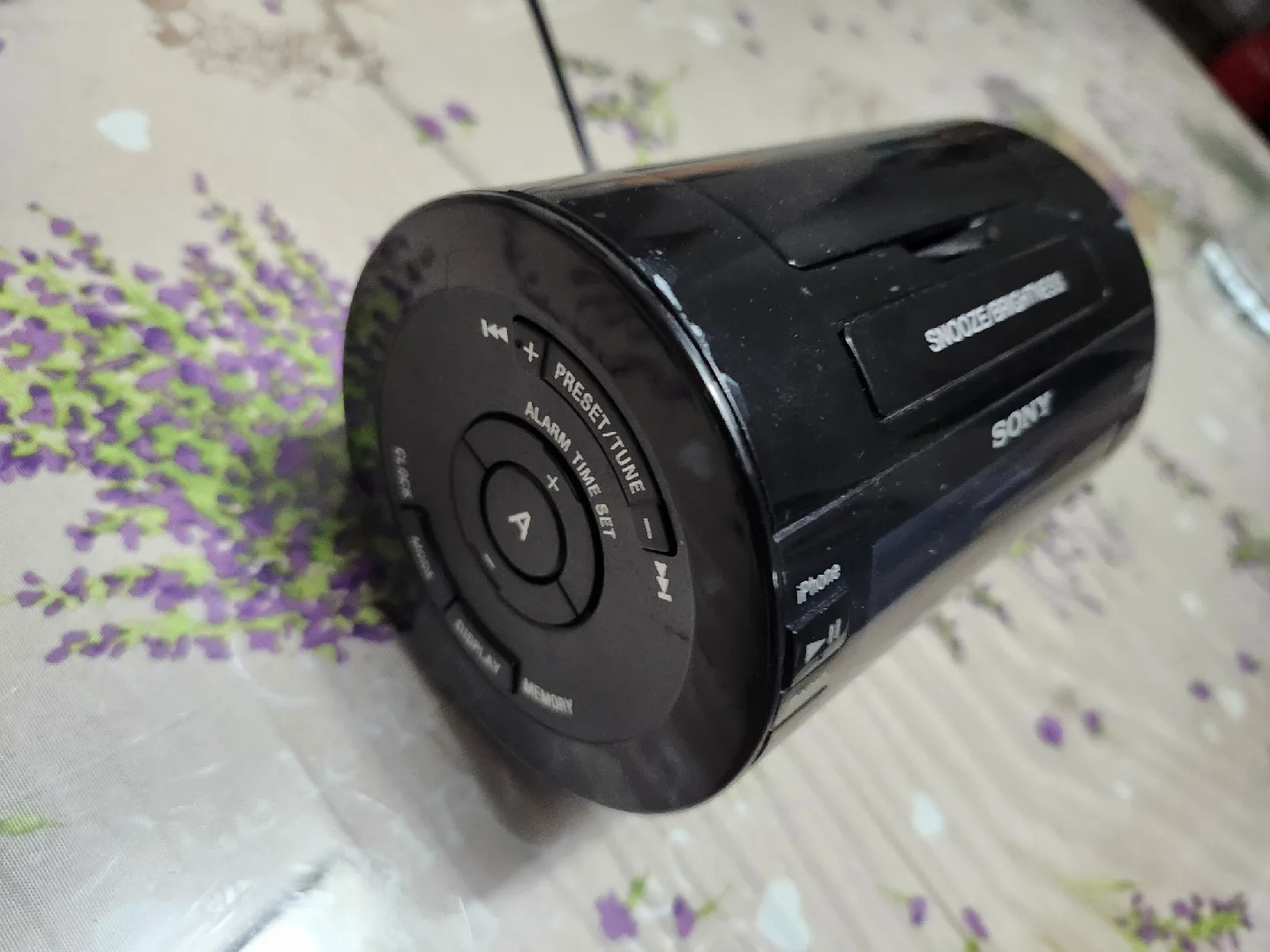 Sony ICF-C1iP FM/AM Clock Radio - Black image indicator(2)