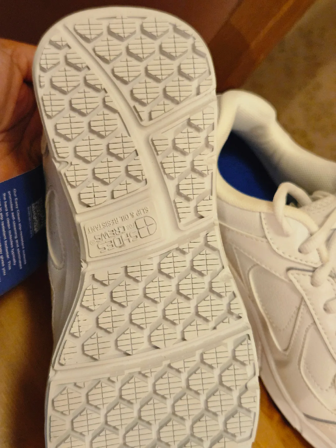 White Slip Resistant Shoes Size 6 image indicator(3)