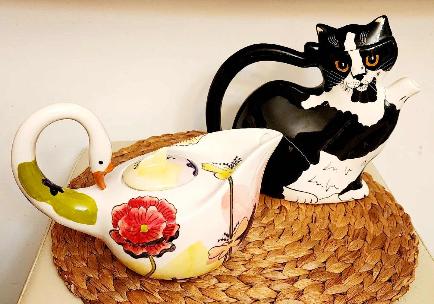 MOMCAT Black & White Cat Teapot,Pier1 Swan. $25 each thumbnail