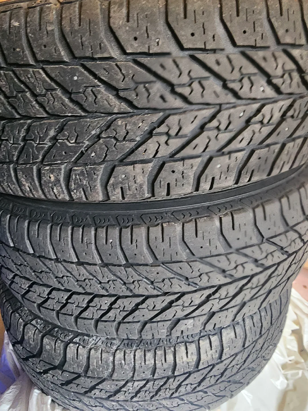 Set of 4 Tires 195/65R15 image indicator(3)