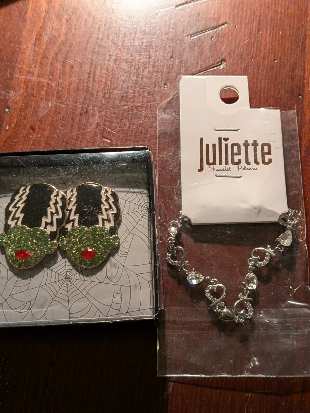 NEW Juliette Halloween Bracelet & Earrings Set image indicator(2)