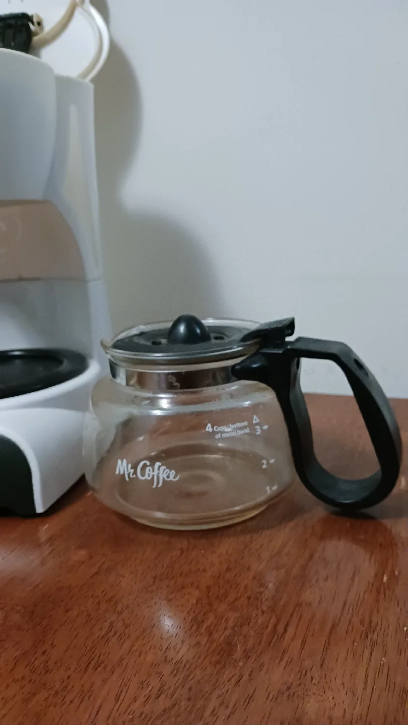 Mr. Coffee 4-Cup Coffee Maker image indicator(2)