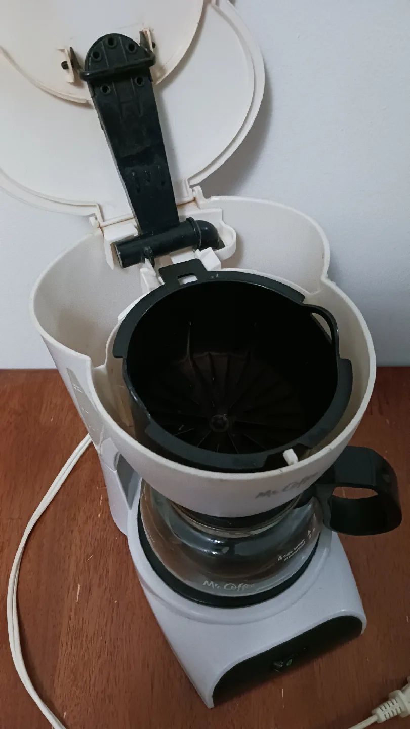 Mr. Coffee 4-Cup Coffee Maker image indicator(3)