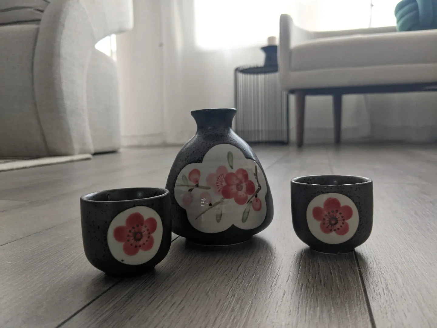 Brand New Sake Set image indicator(3)