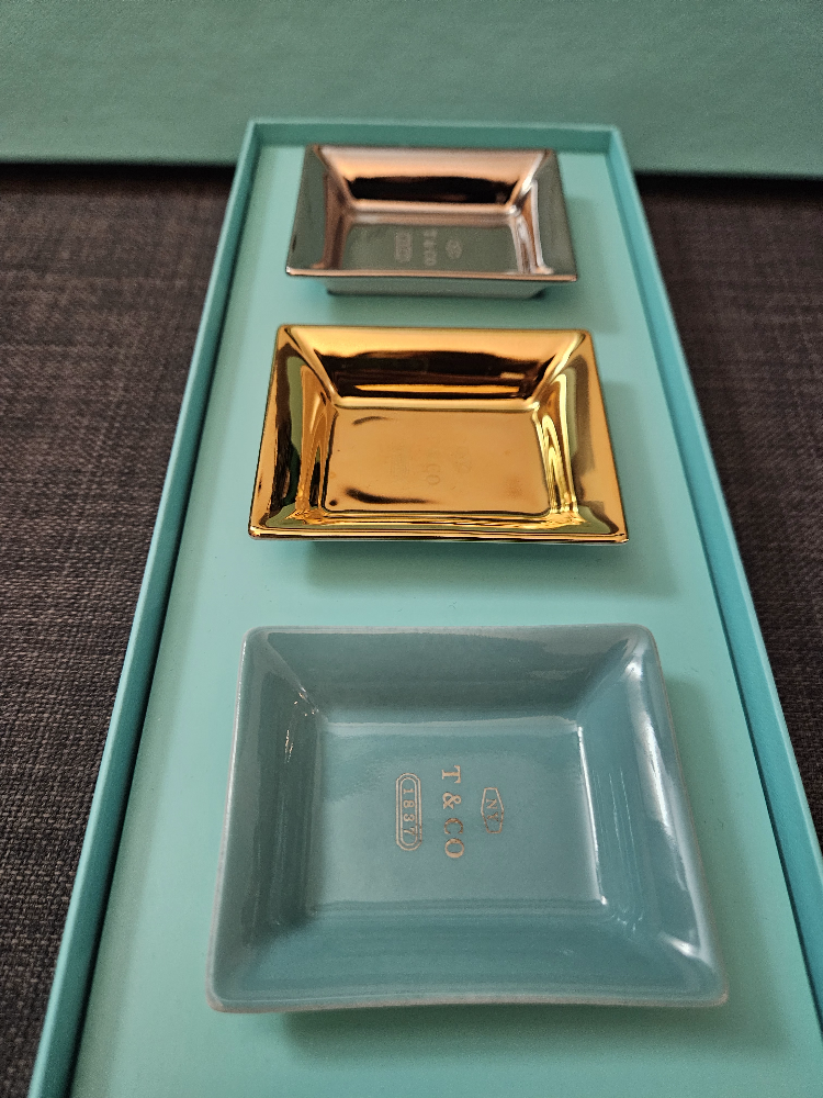 Tiffany & Co. 1837 Porcelain Catchall Set - photo 3